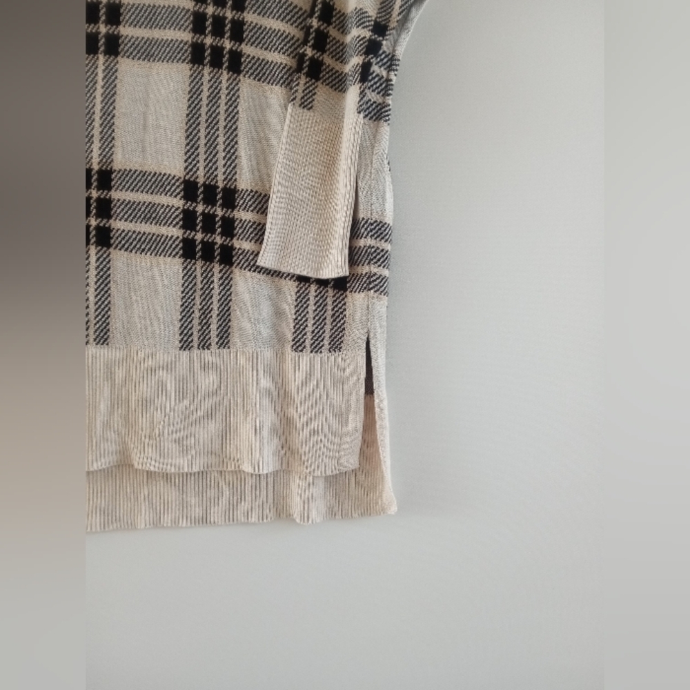 Wonderly Black & Cream Plaid Tunic Knit Sweater - Size Medium - Picture 4 of 9